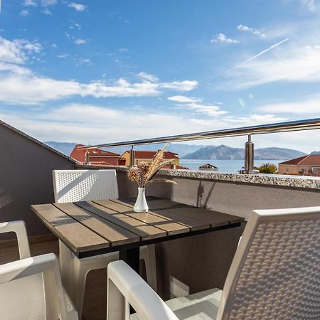 Apartments Crnekovic III Baska  Bagian luar foto