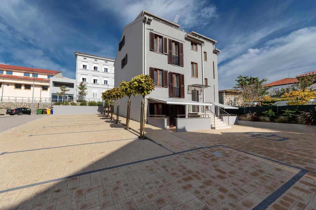 Apartments Crnekovic III Baska  Bagian luar foto