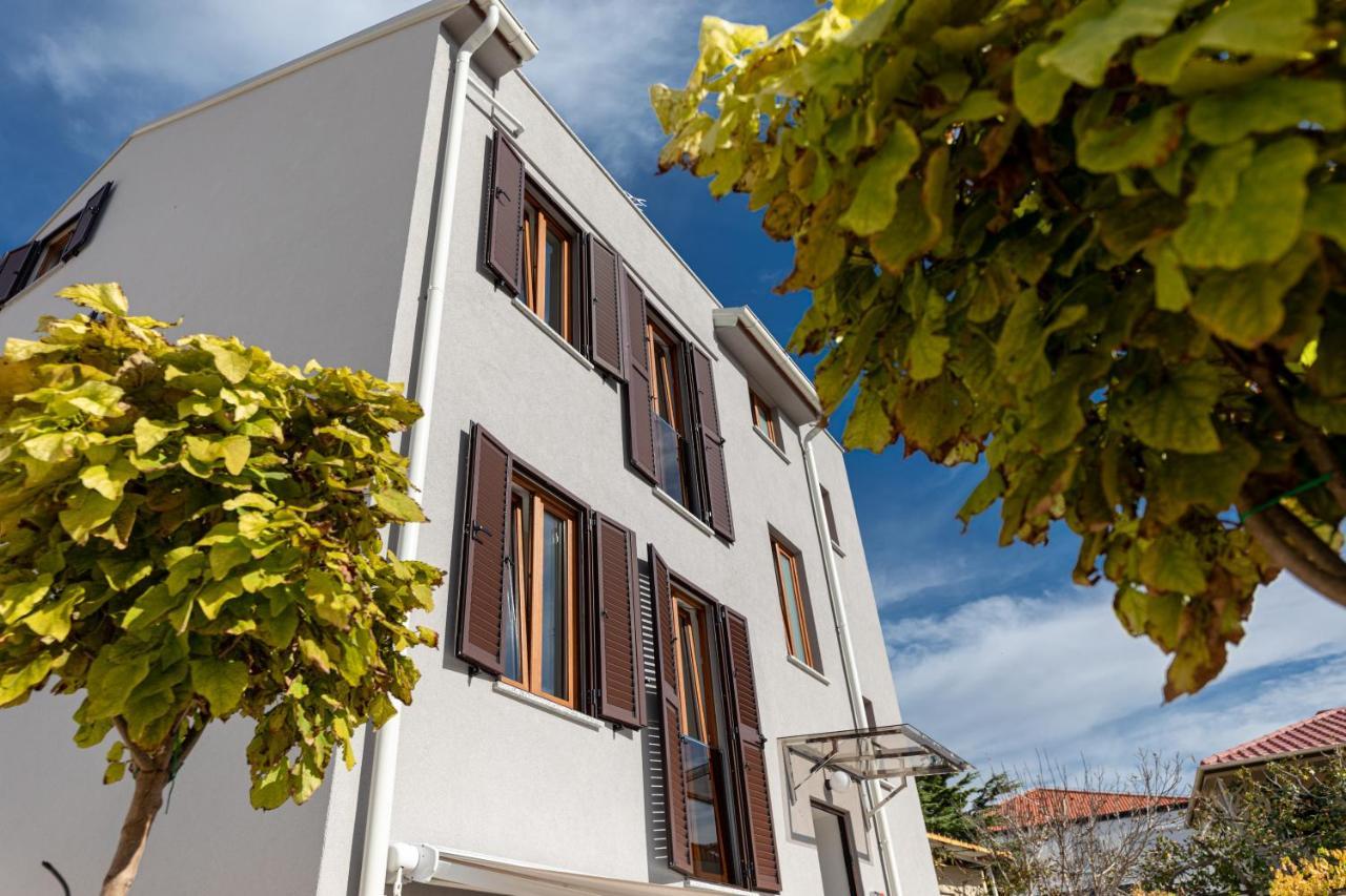 Apartments Crnekovic III Baska  Bagian luar foto