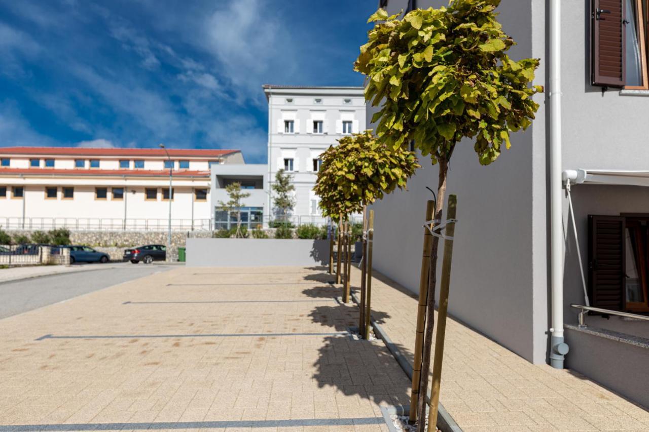 Apartments Crnekovic III Baska  Bagian luar foto