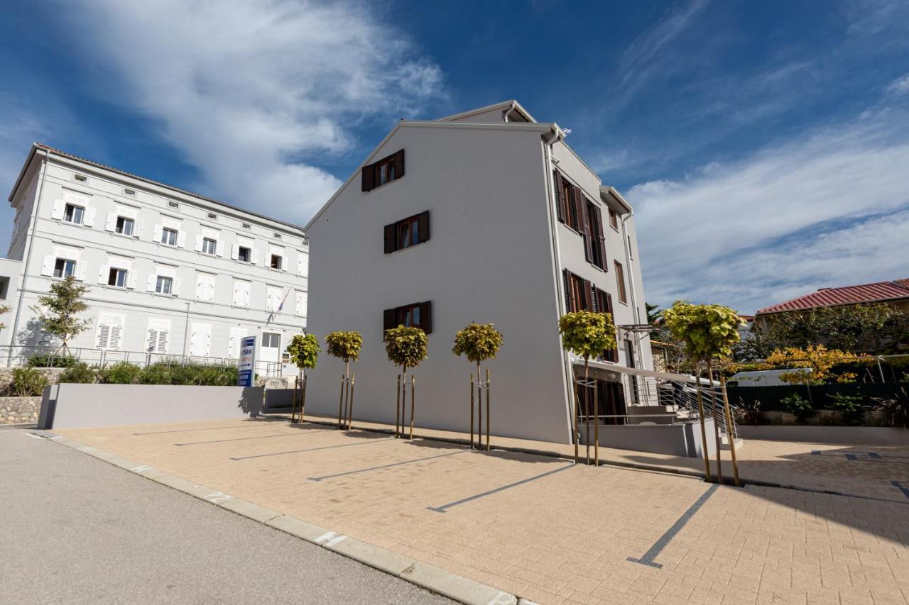 Apartments Crnekovic III Baska  Bagian luar foto
