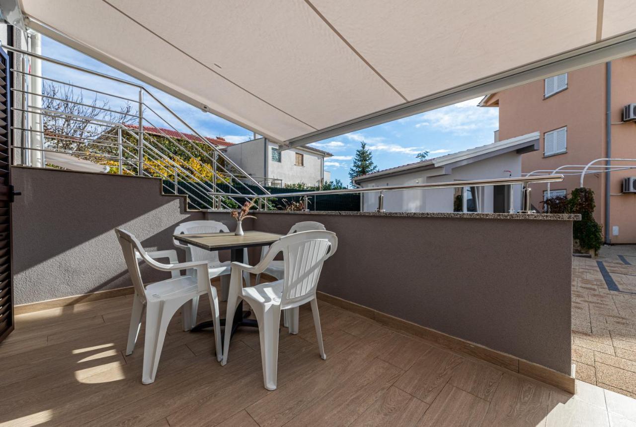 Apartments Crnekovic III Baska  Bagian luar foto