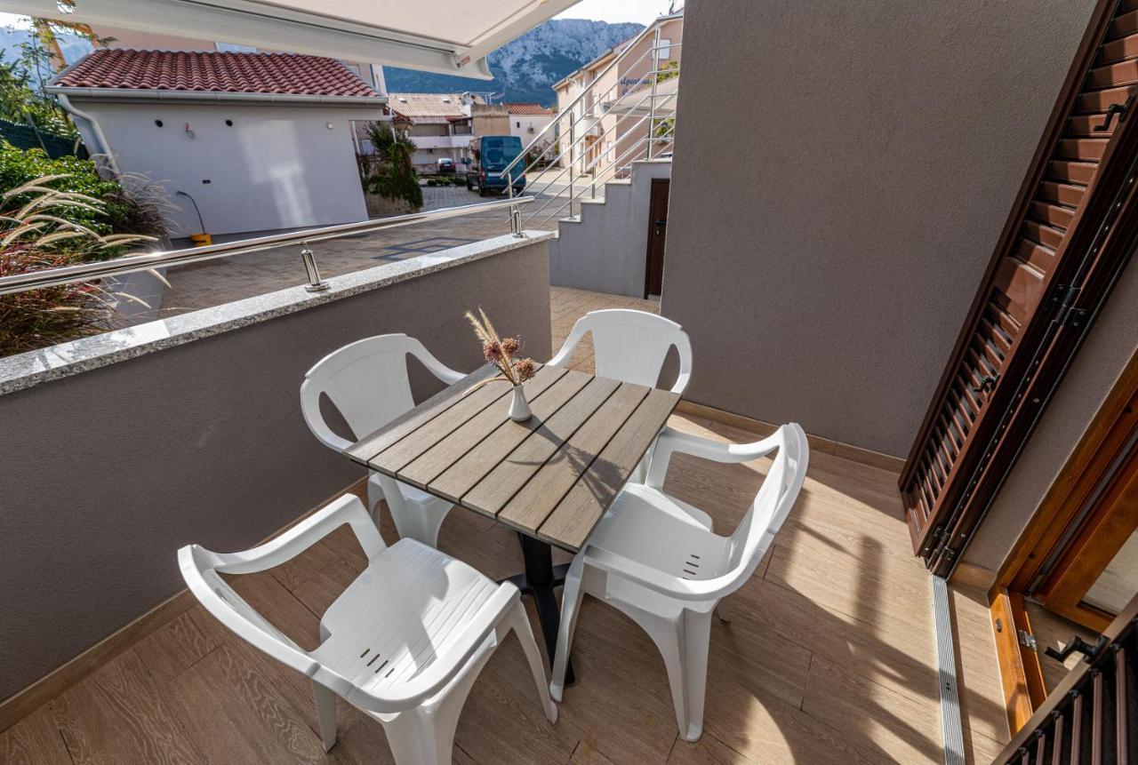 Apartments Crnekovic III Baska  Bagian luar foto