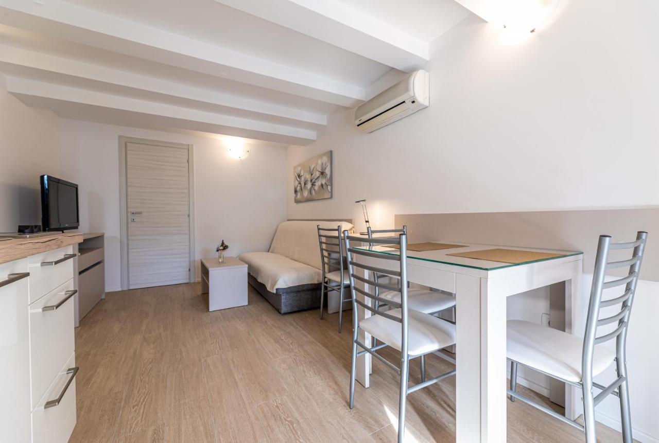 Apartments Crnekovic III Baska  Bagian luar foto
