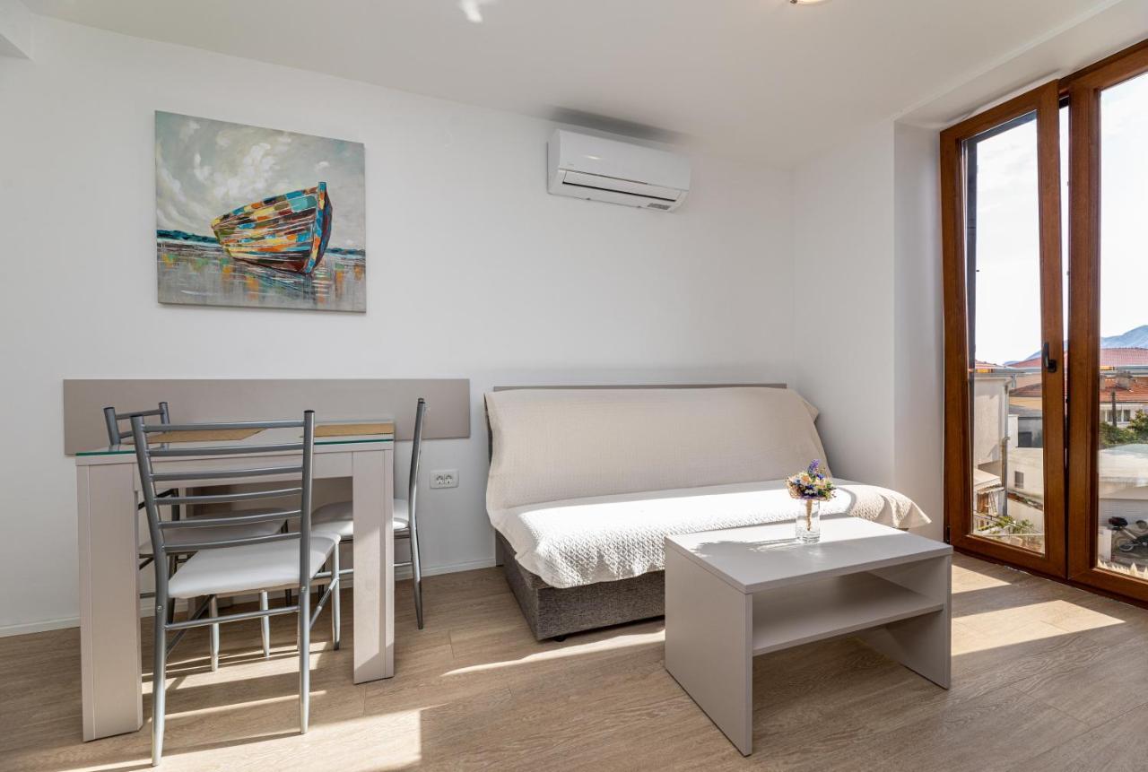 Apartments Crnekovic III Baska  Bagian luar foto