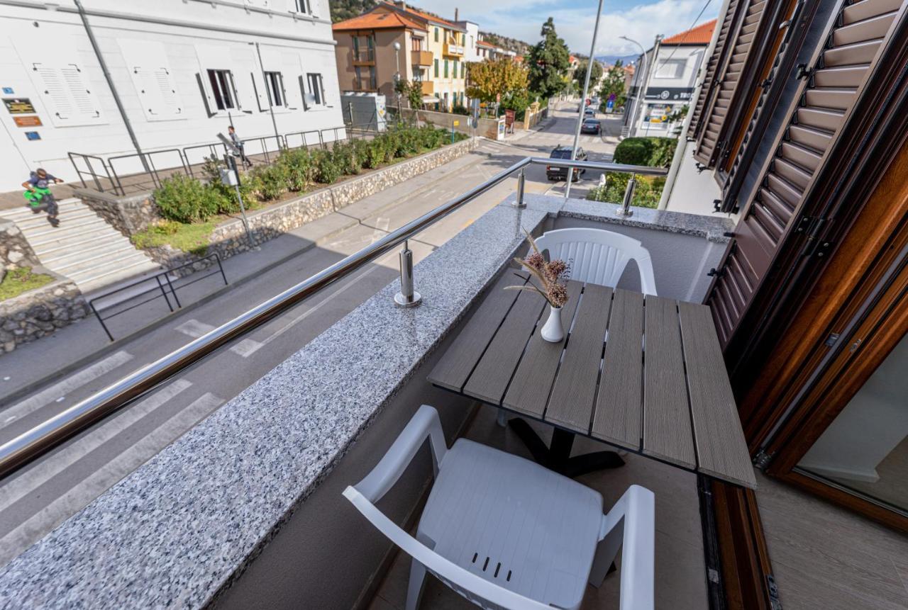 Apartments Crnekovic III Baska  Bagian luar foto