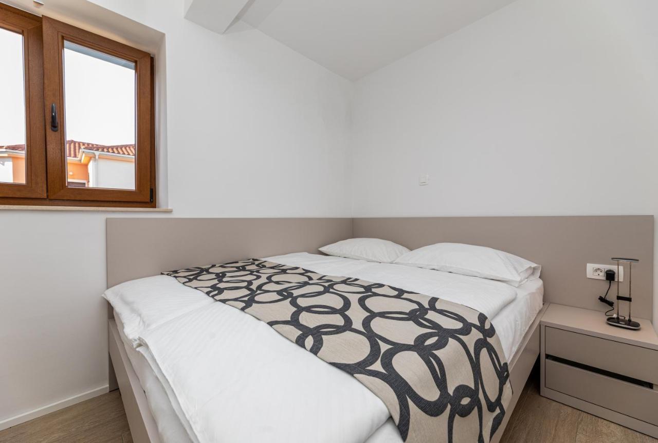 Apartments Crnekovic III Baska  Bagian luar foto