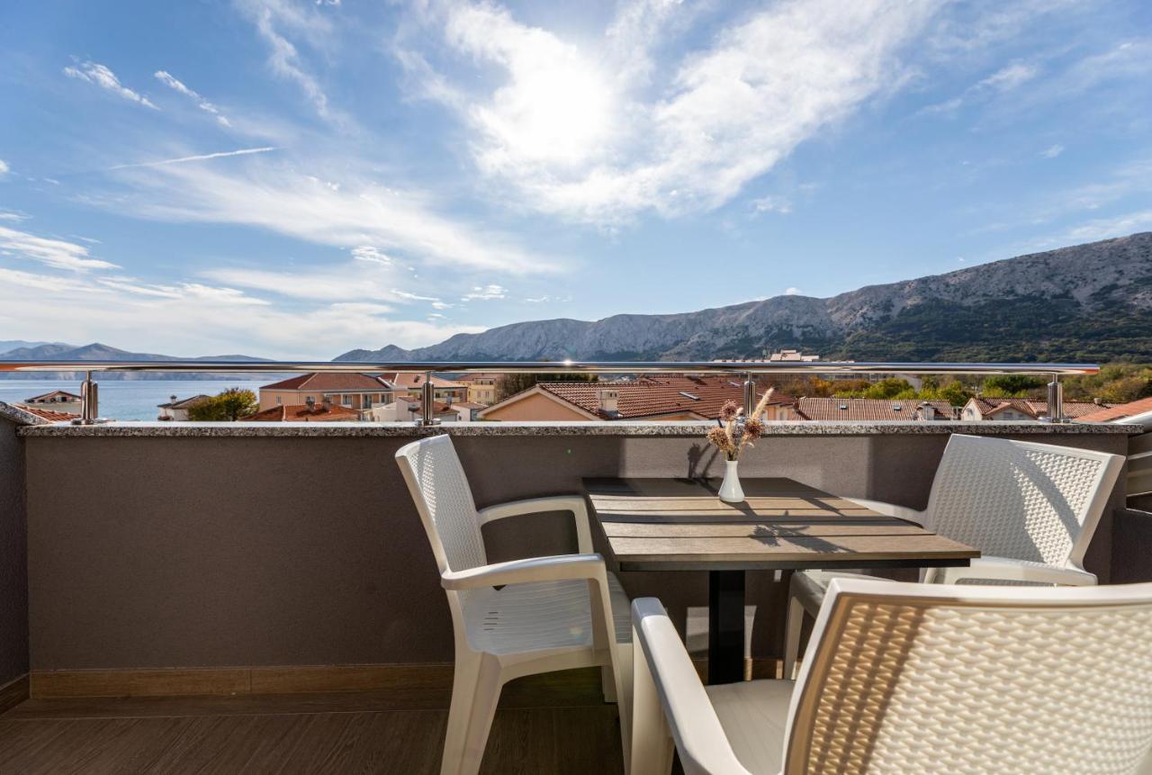 Apartments Crnekovic III Baska  Bagian luar foto