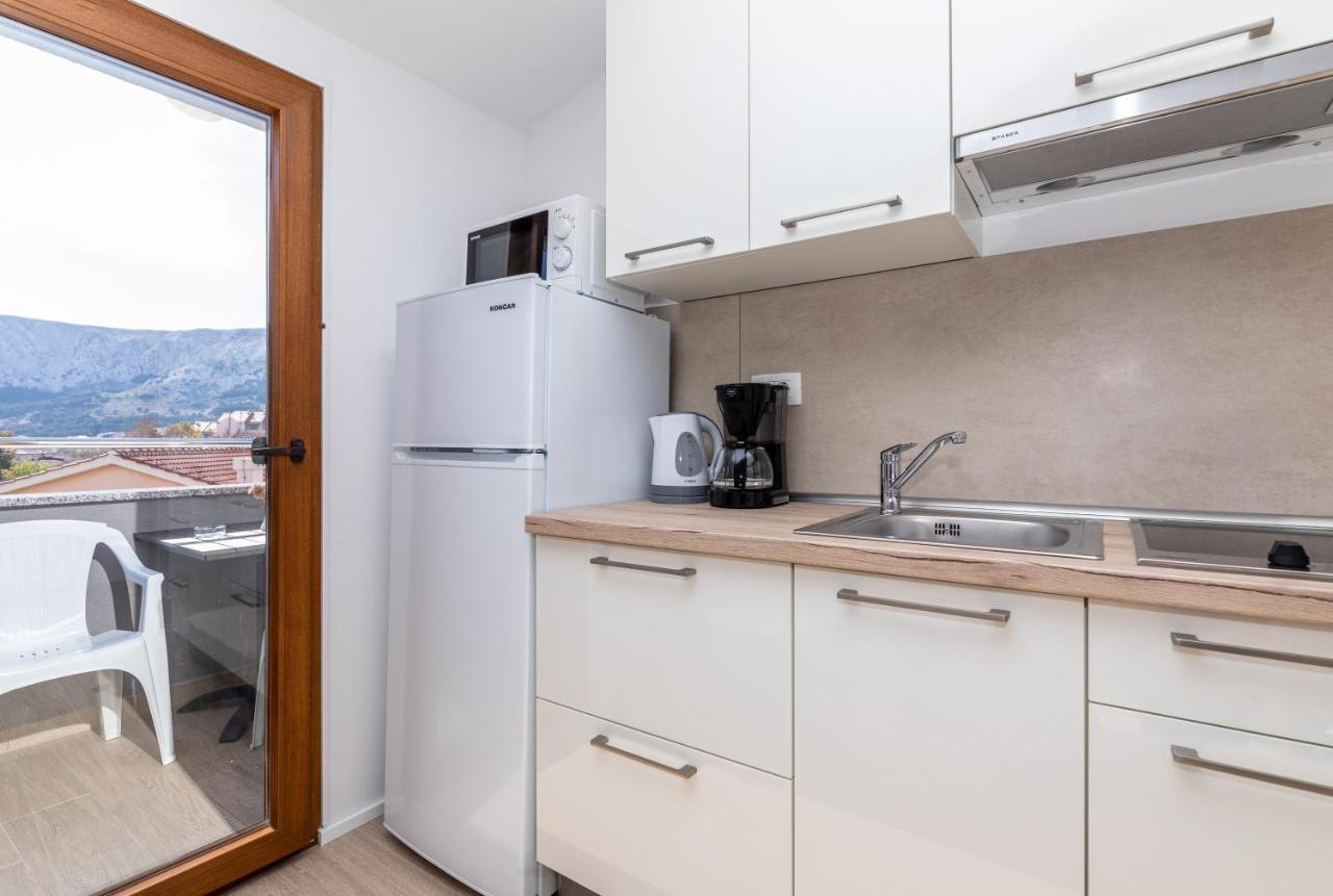 Apartments Crnekovic III Baska  Bagian luar foto