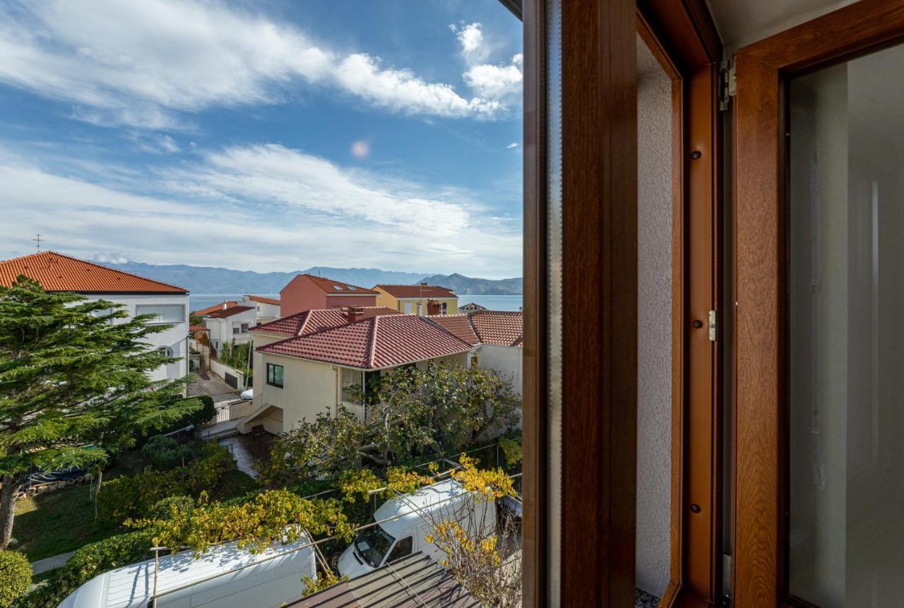 Apartments Crnekovic III Baska  Bagian luar foto